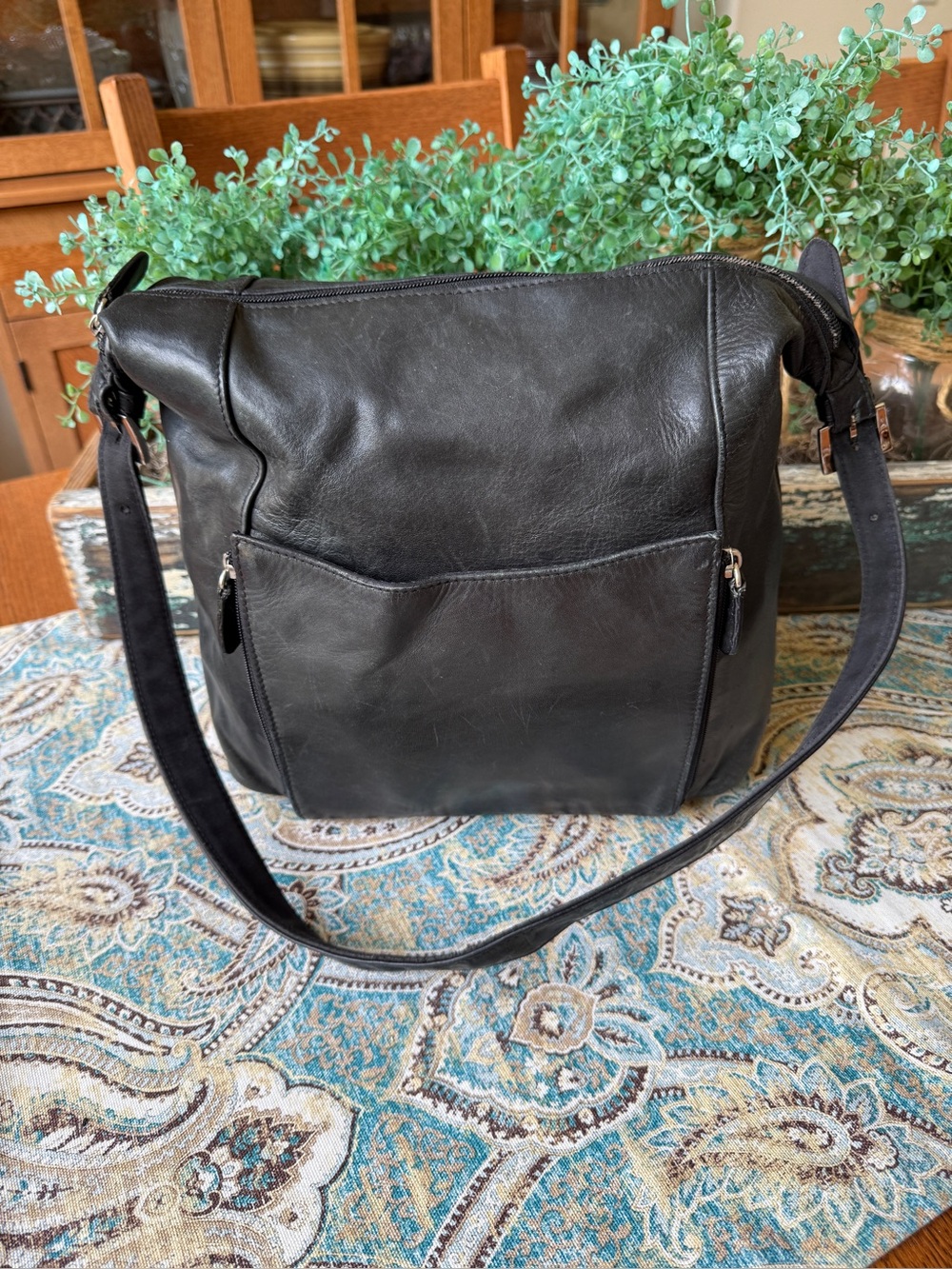 Genuine Leather Shoulder Bag Front Back Pockets Adjustable Strap Black